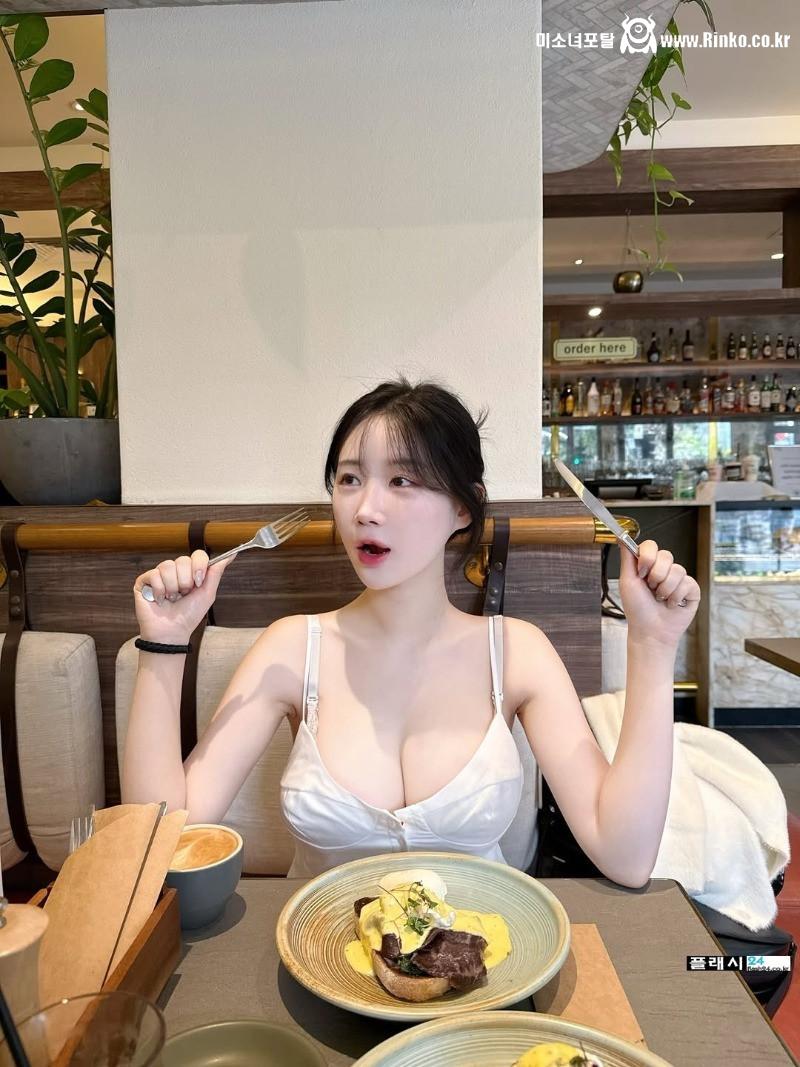 차원이 다른 흰 피부 아스나