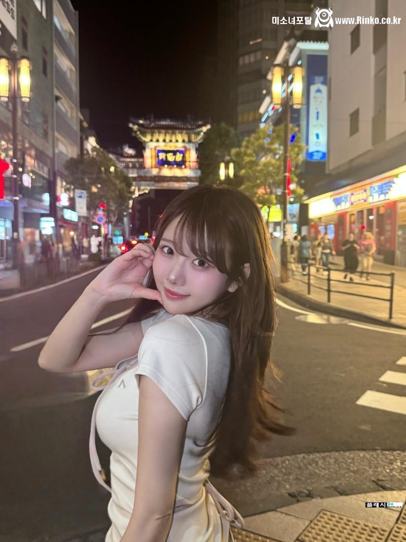 착하게 생긴 미모의 호텔 수영장 처자