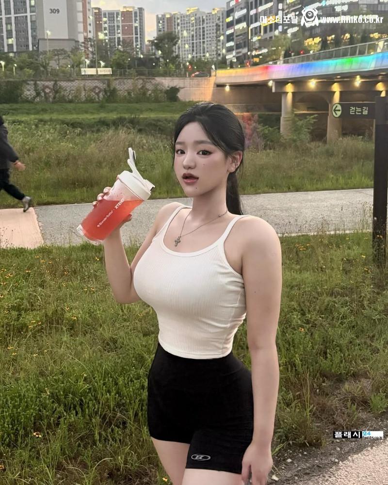 해변 골반녀 배유빈