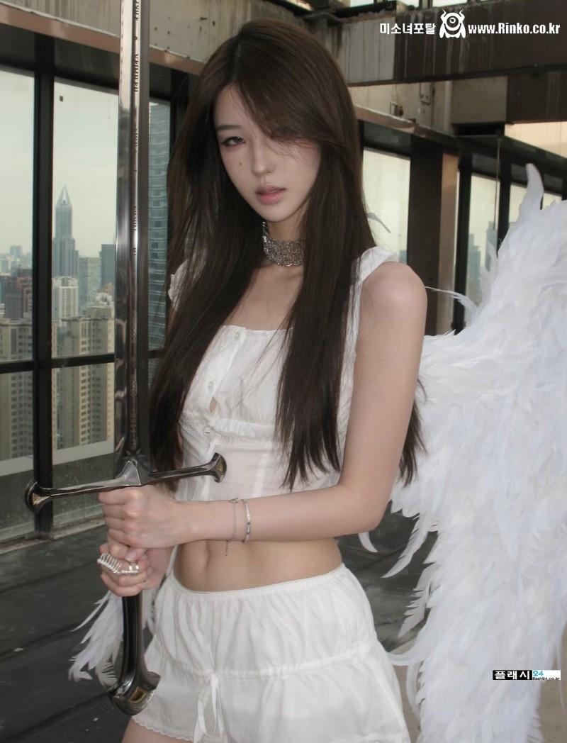 더럽히고 싶은 천사녀