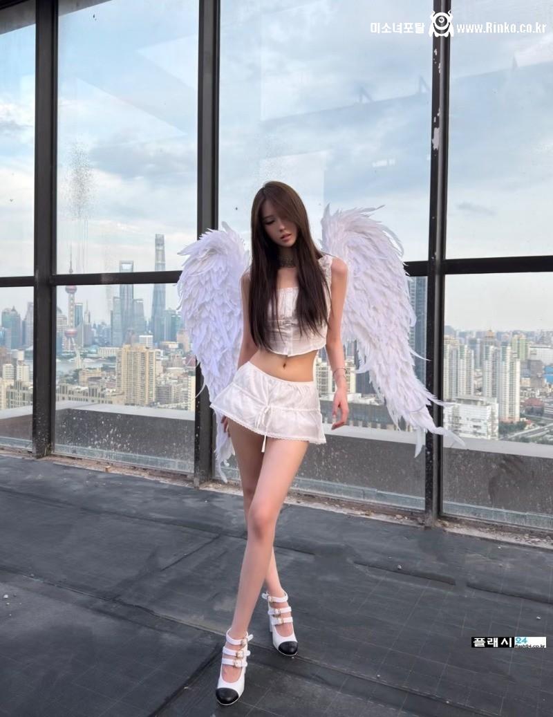 더럽히고 싶은 천사녀