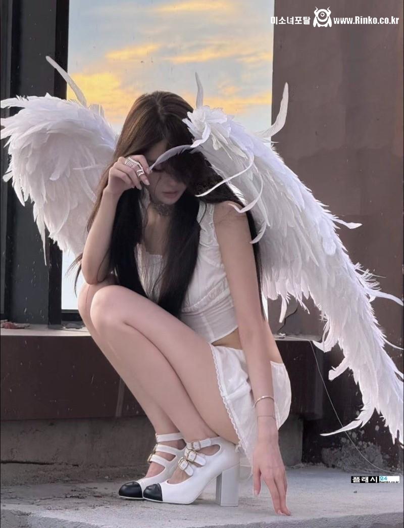 더럽히고 싶은 천사녀