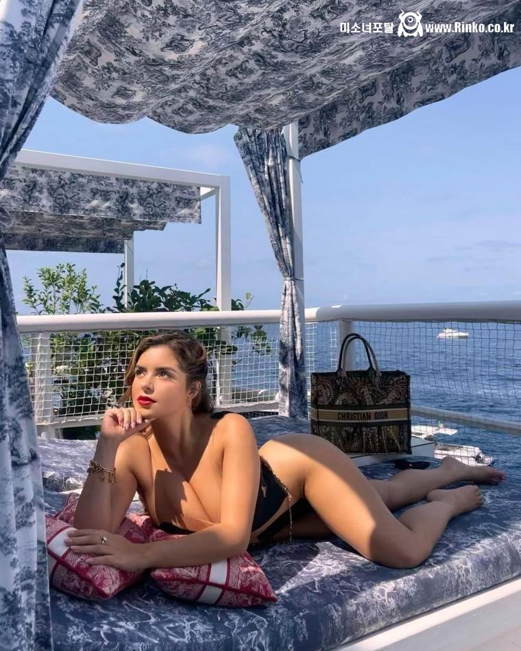 데미 로즈 육덕몸매 가슴 엉덩이