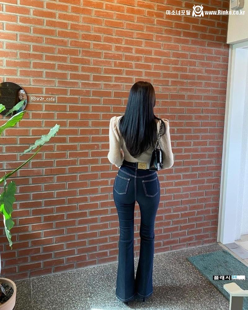 여친의 이런 뒤태는 참기 힘들지