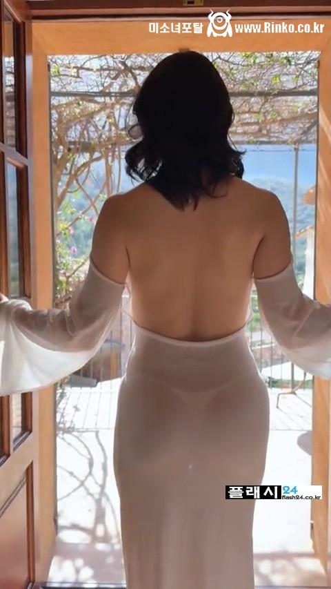 사고 날것같은 꽃빵 백리스 시스루