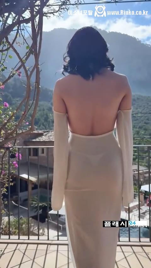 사고 날것같은 꽃빵 백리스 시스루