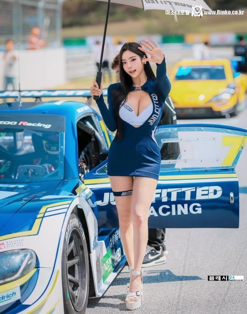 허애선 레이싱걸 이정도 사이즈였어