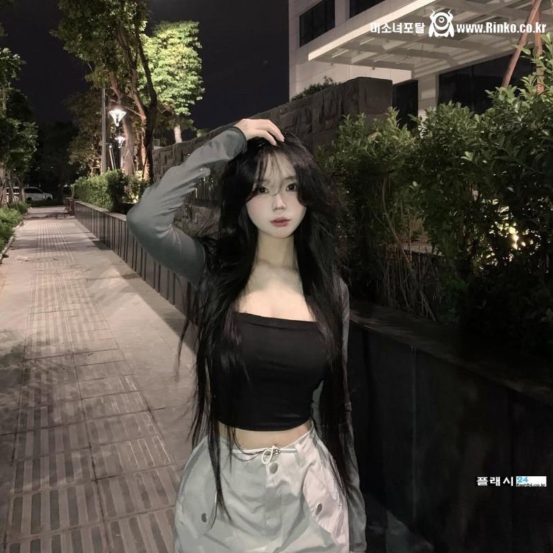 이누나는 옷이 너무 작은데