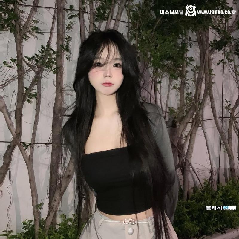 이누나는 옷이 너무 작은데