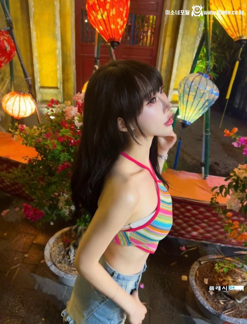 모델 도블리 수영복