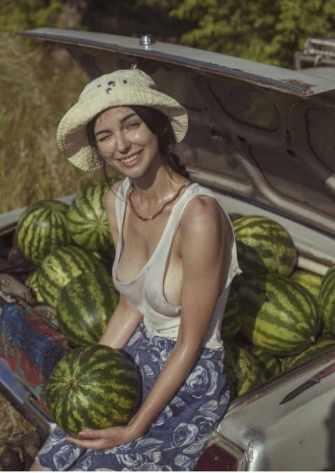 이게 수박이야 가슴이야