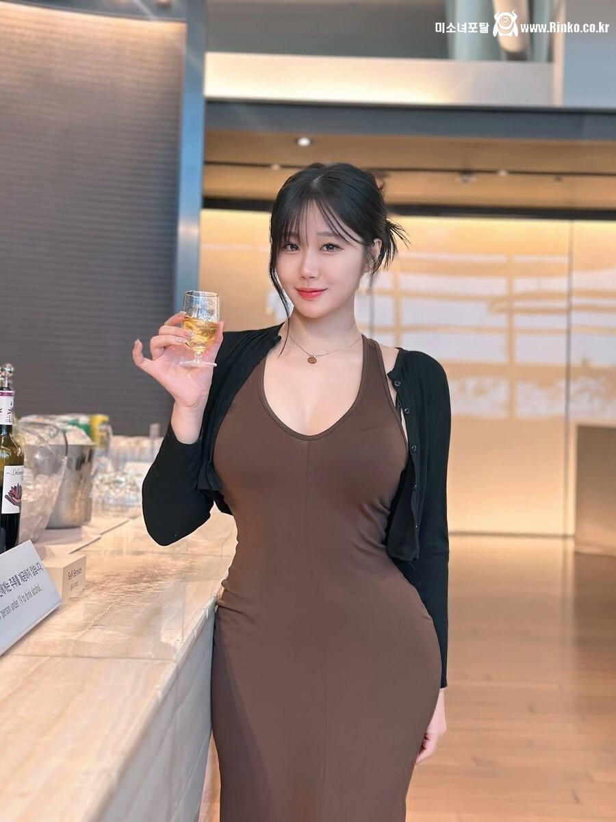 몸매 지리는 미시녀