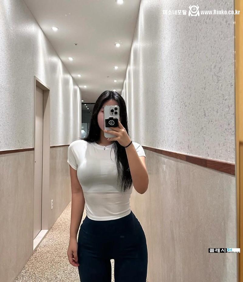 헬스장 복도 인증녀