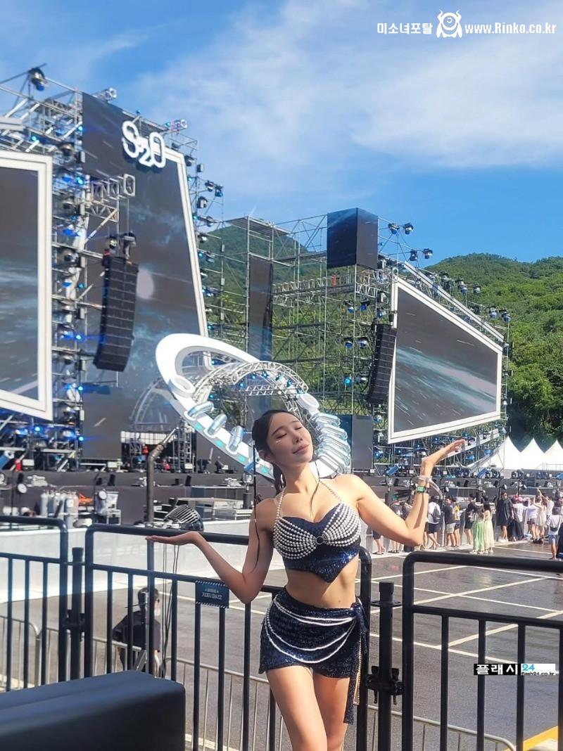 워터밤 카스쿨 레이싱걸 정하린