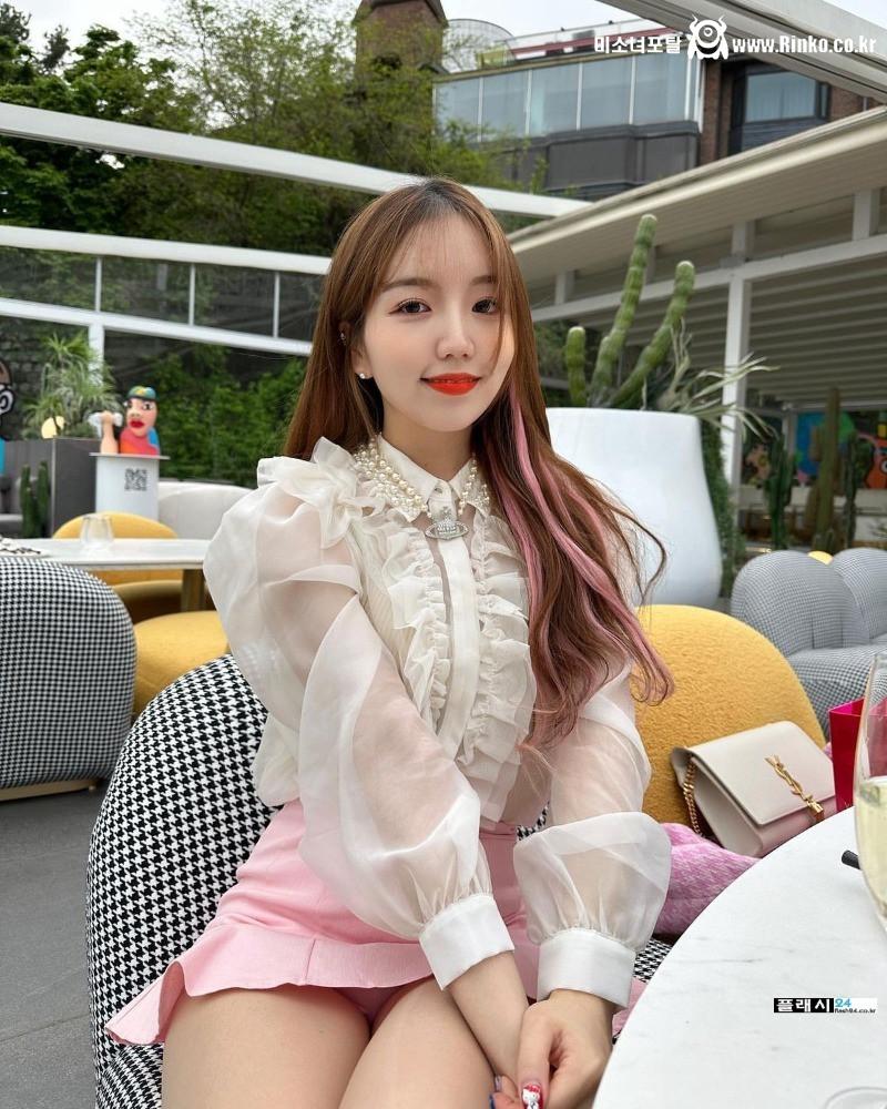 끼가 장난없는 여자친구 느낌