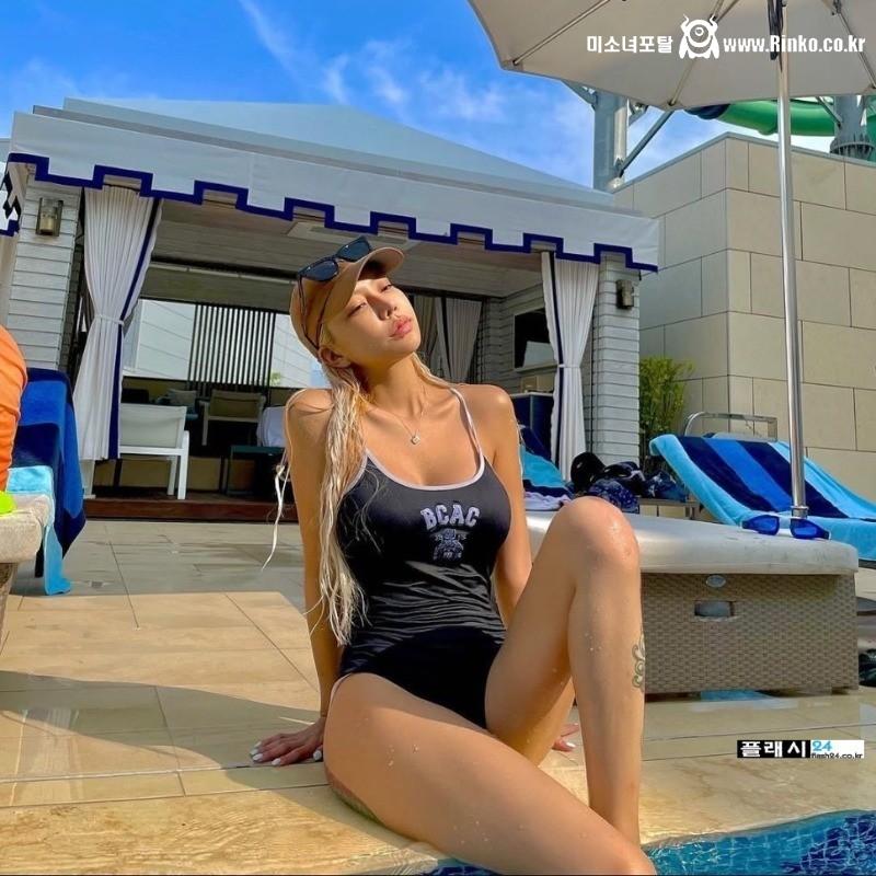 몸이 화려한 워터밤 DJ 예나