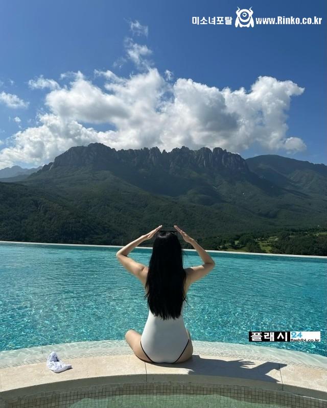 전진의 아내 류이서 수영복 몸매 공개