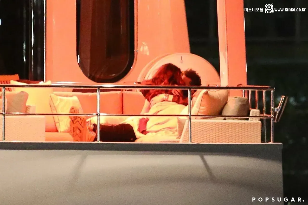 더 위켄드와 연애 당시 셀레나 고메즈 의상 & 몸매