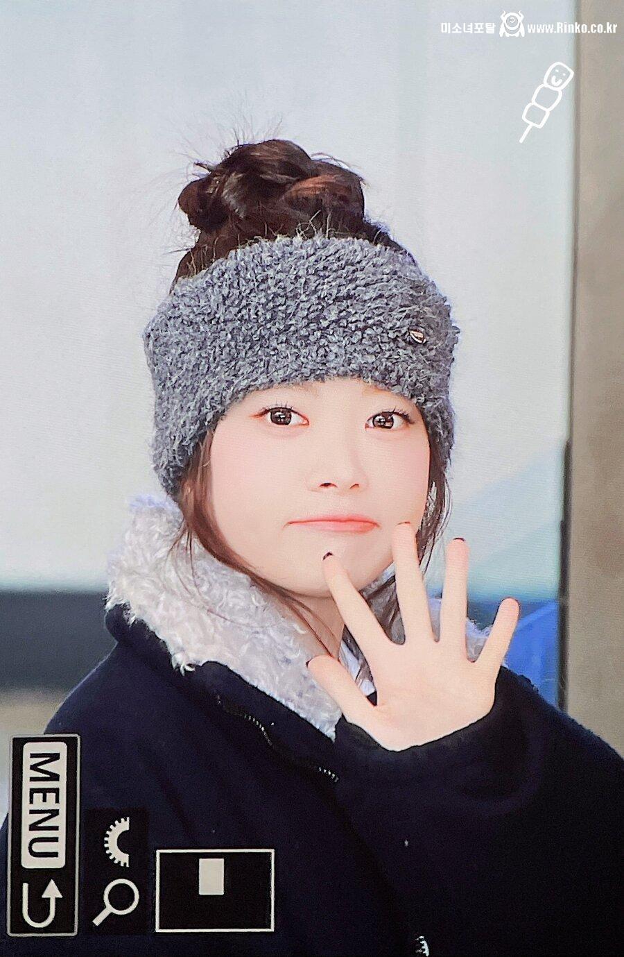 볼따꾸 빵빵한 르세라핌 홍은채