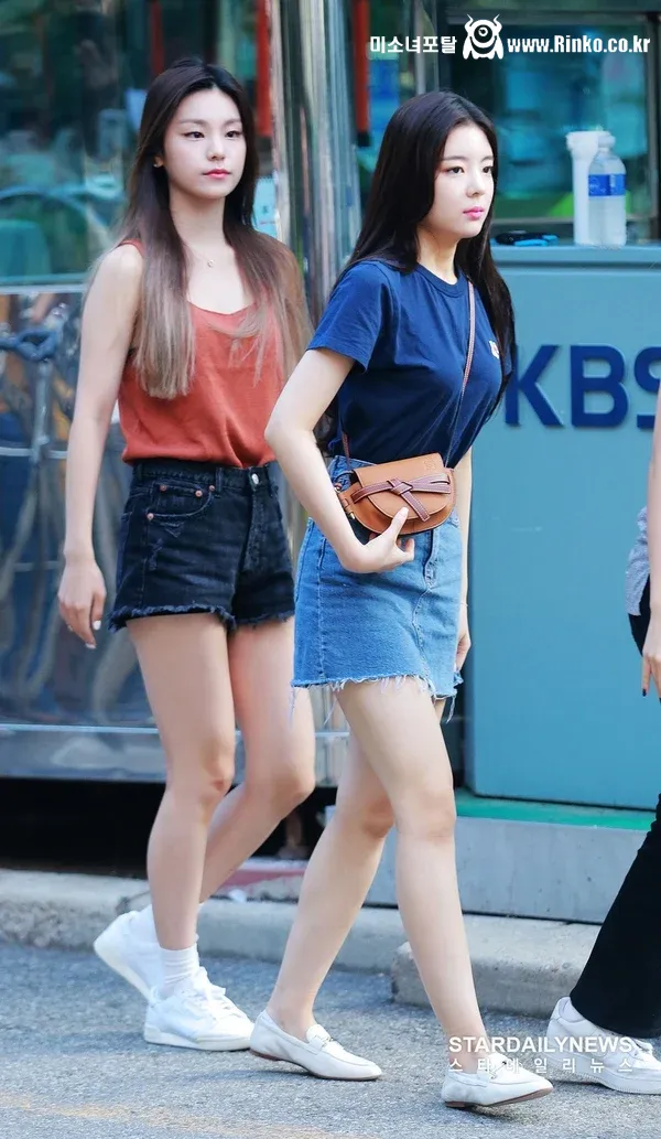 생각보다 다리가 짧은 여자 아이돌 모음