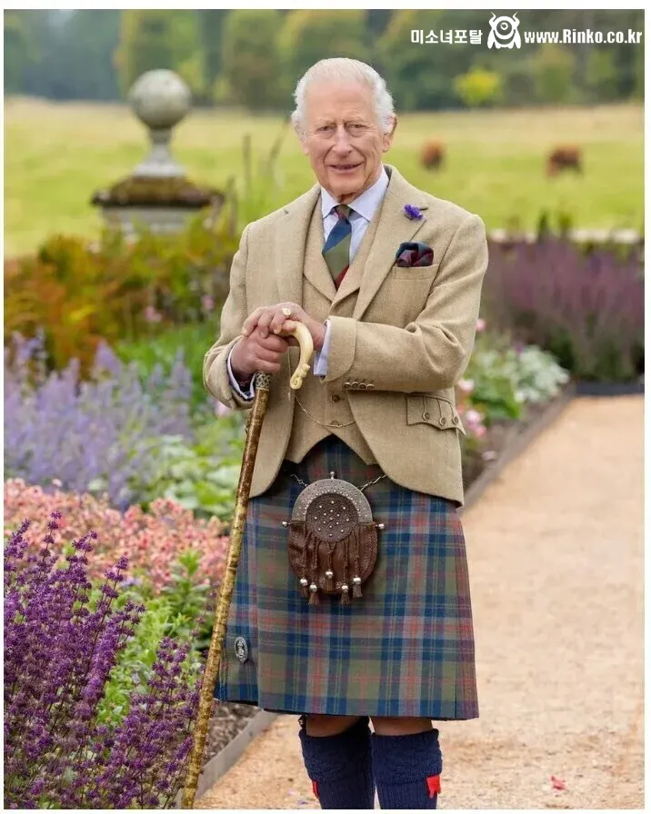 찰스 왕세자가 왕되고 지지율이 떡상한 이유