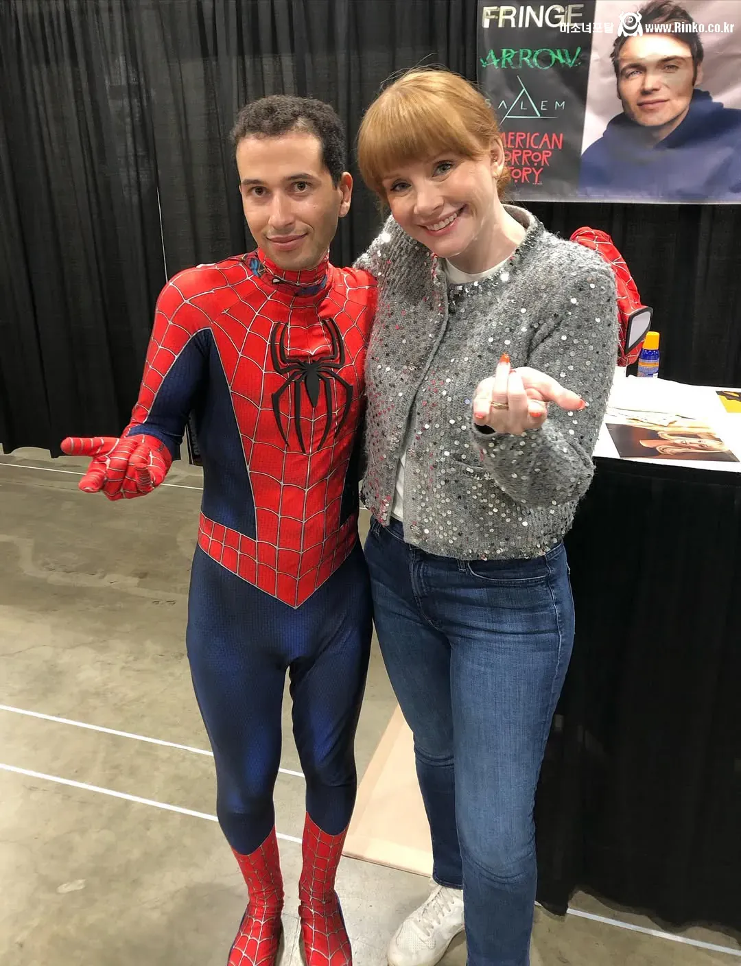 샘 스파이더맨 그웬 스테이시 배우의 팬 서비스