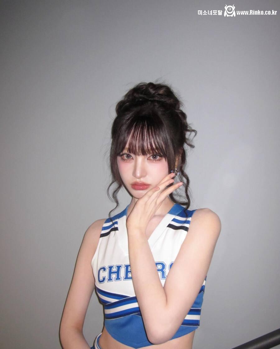 치어리더 의상 입은 아이브 리즈