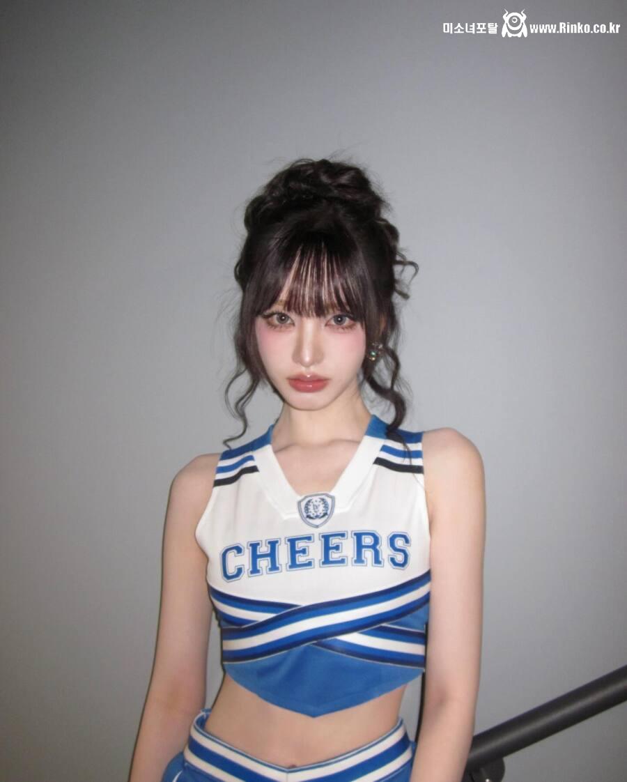 치어리더 의상 입은 아이브 리즈