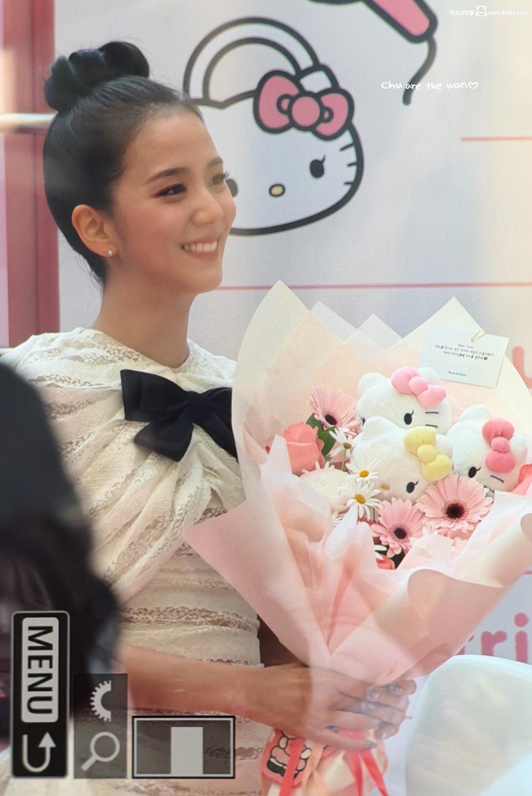 오늘자 리본머리한 블랙핑크 지수