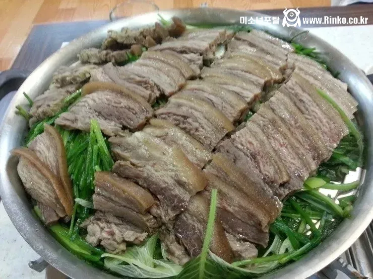 "개고기 식용 금지시킬거면 육식 금지령 내려야 한다"