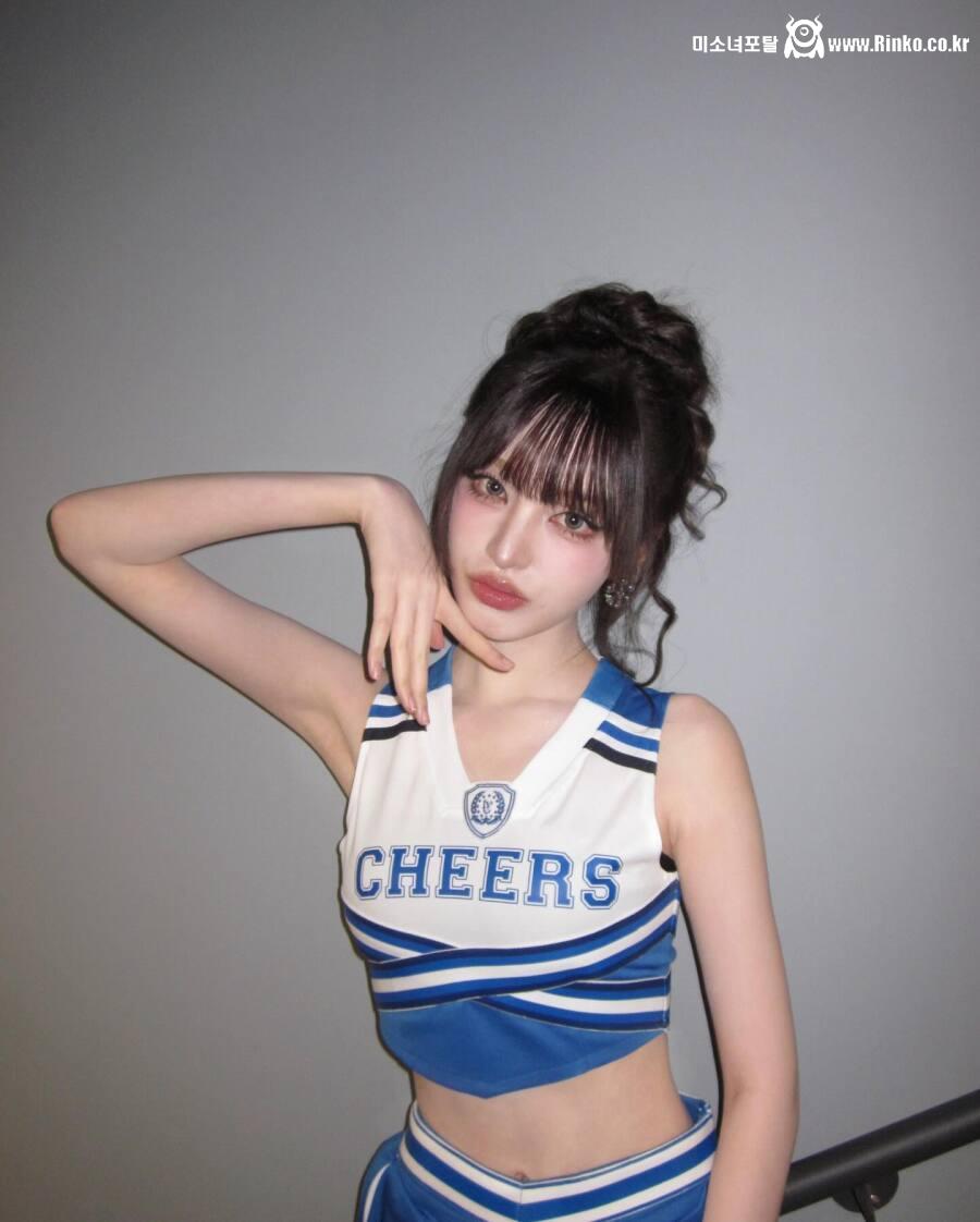 치어리더 의상 입은 아이브 리즈