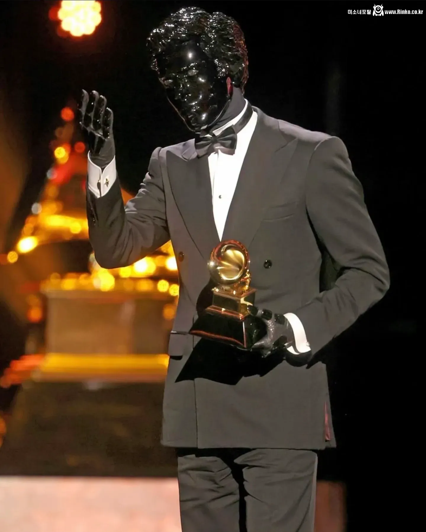 그래미에서 상만 받고 한마디도 안하고 간 아티스트