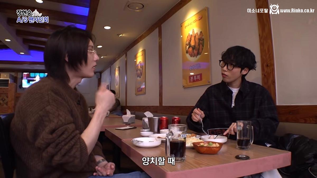 양치할 때 입천장도 닦는다 VS 안 닦는다