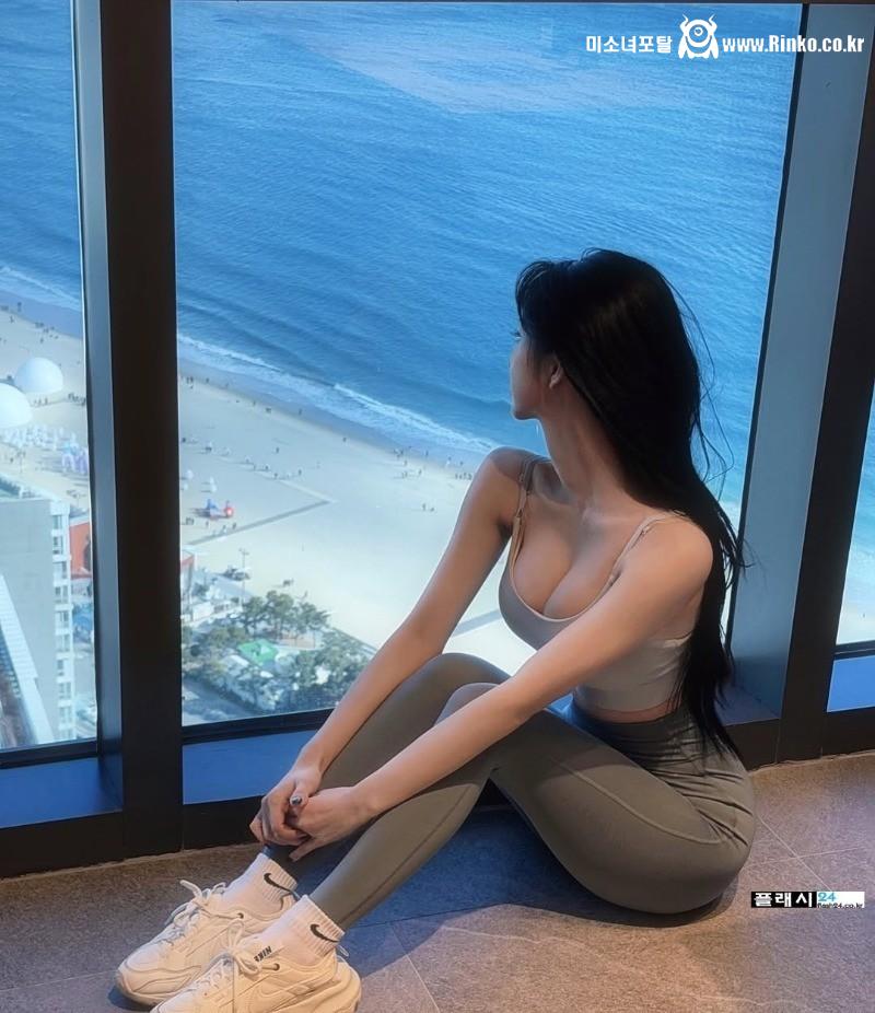 따라가고 싶어지는 마트 누나 홍설