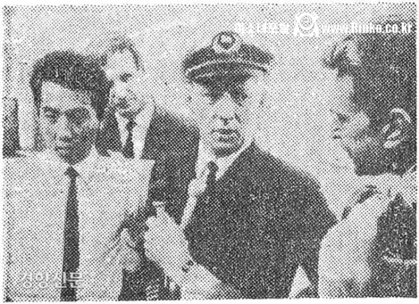 6시간동안 바다거북을 타고 살아남은 남자