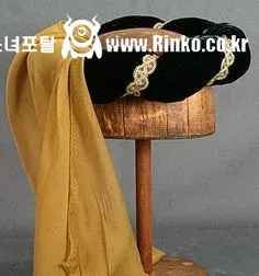 중세 유럽 귀족들과 귀부인들의 옷차림