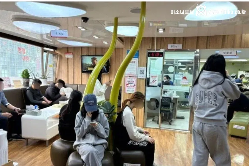 헌혈하면 두쫀쿠 준다니까 오픈런한 MZ 세대