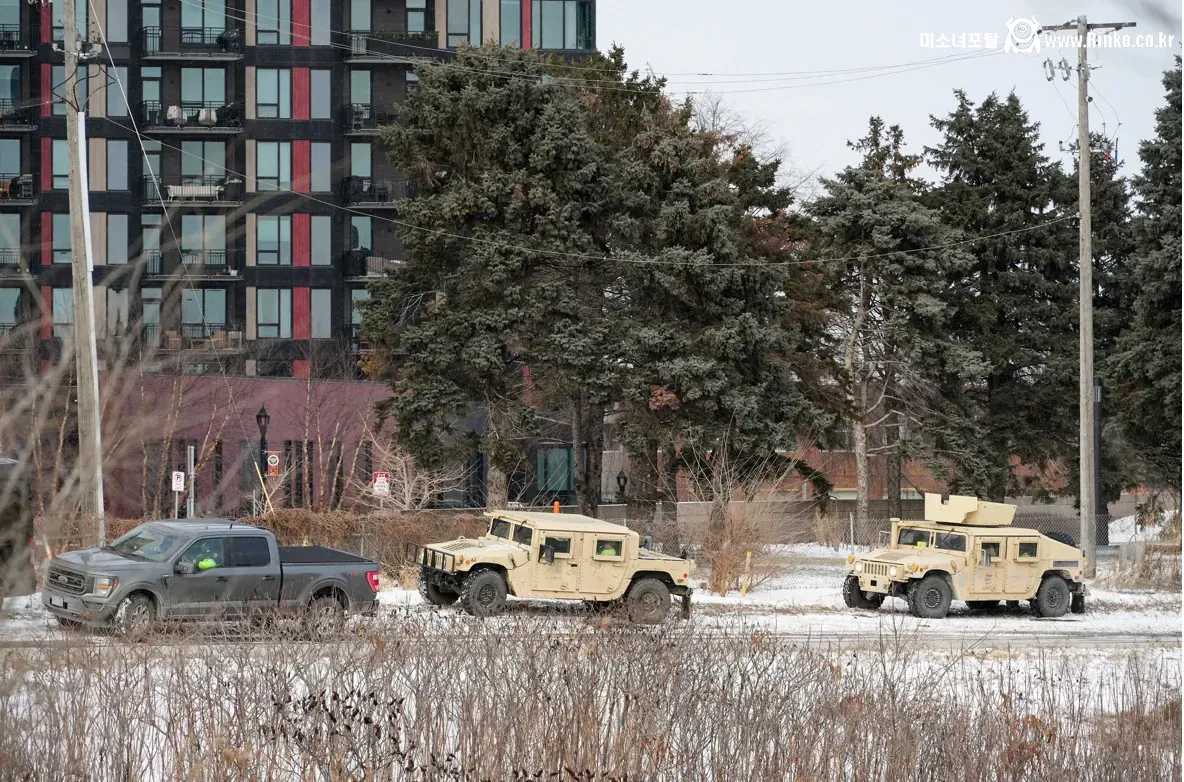 미네소타 주방위군과 연방군 충돌 위기
