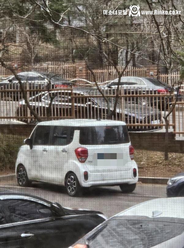 보배드림에 올라온 레이 차량 비매너 주차 꼬라지