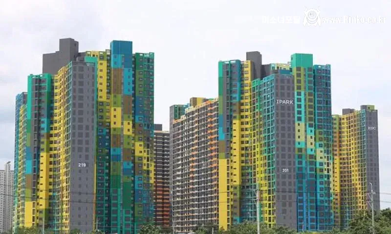 국내에서 도색이 가장 특이하다는 아파트