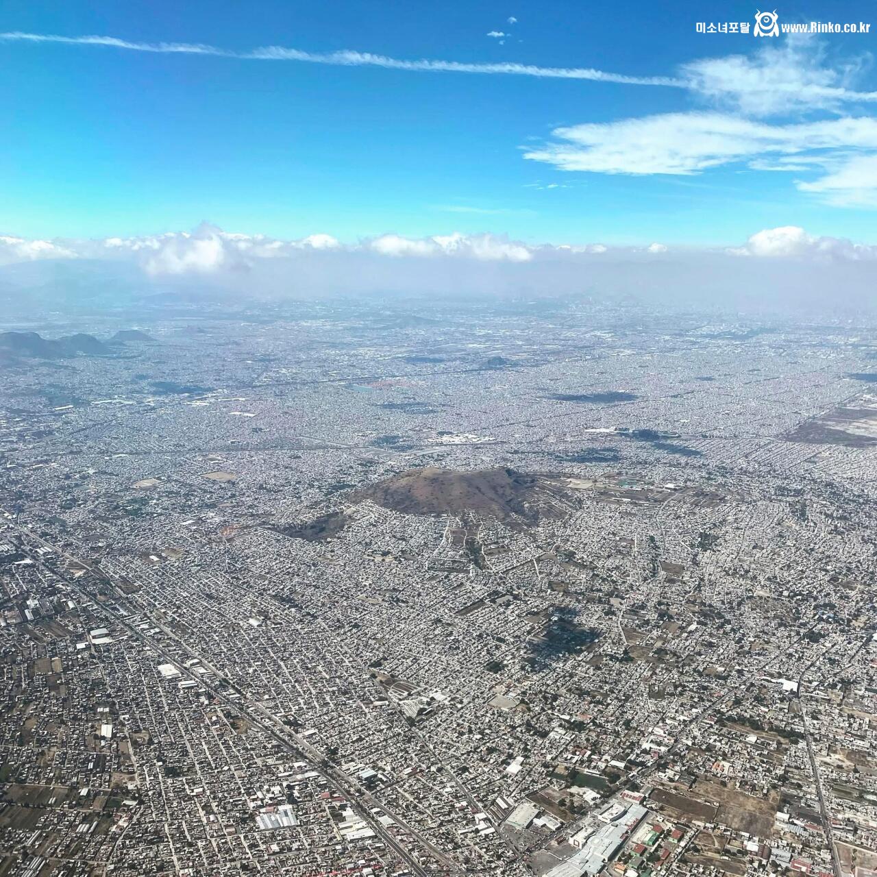 호수 위에 지어진 멕시코 수도?