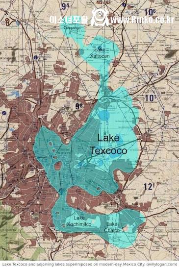 호수 위에 지어진 멕시코 수도?