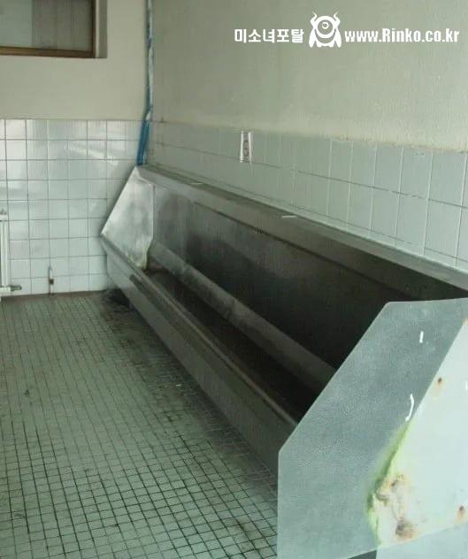 그 시절.. 흔한 훈련장 화장실 소변기