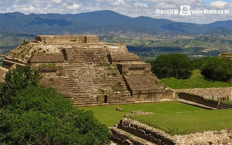 멕시코에서 1400년 전 무덤이 새롭게 발견됨