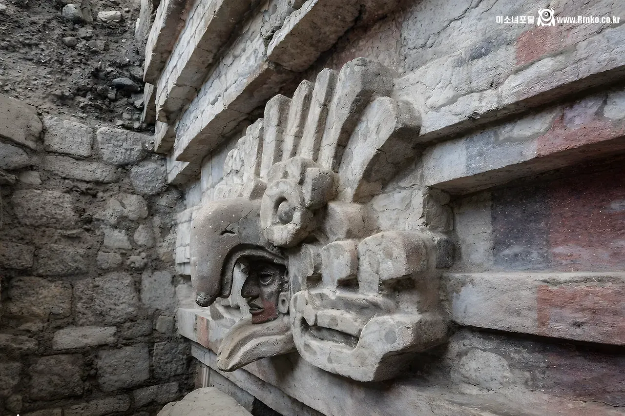 멕시코에서 1400년 전 무덤이 새롭게 발견됨