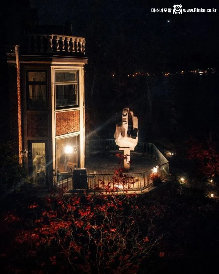 이혼 후 전처 옆집 매입한 남성