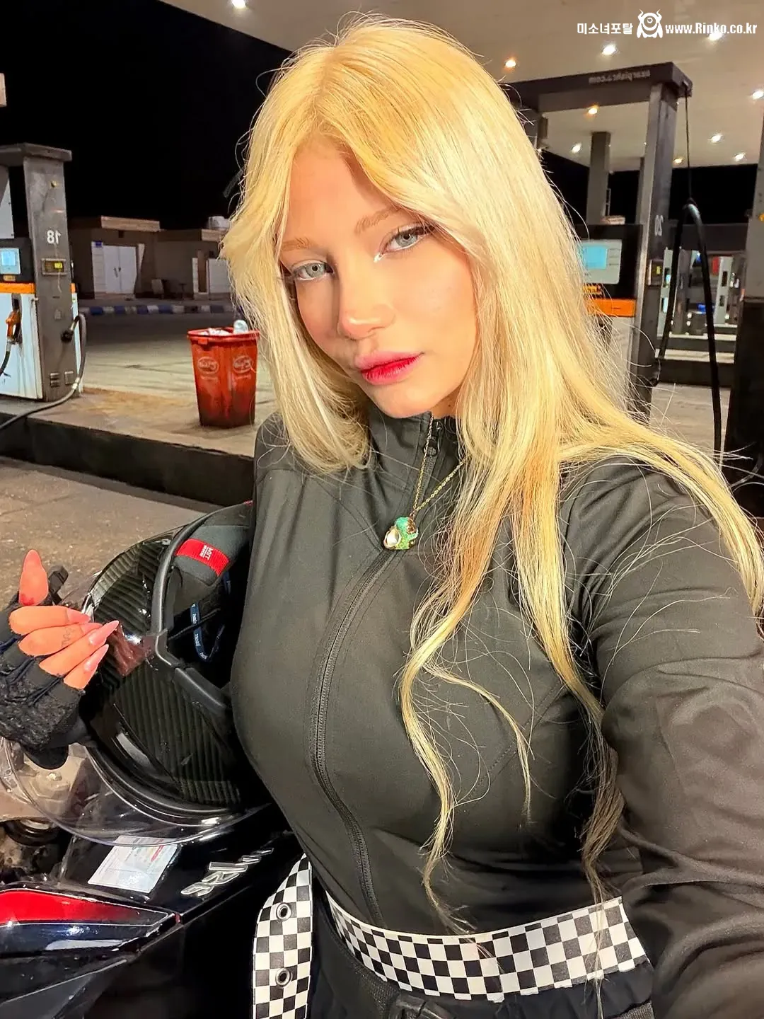 인플루언서 베이비 라이더, 이란 정권군의 총격으로 사망