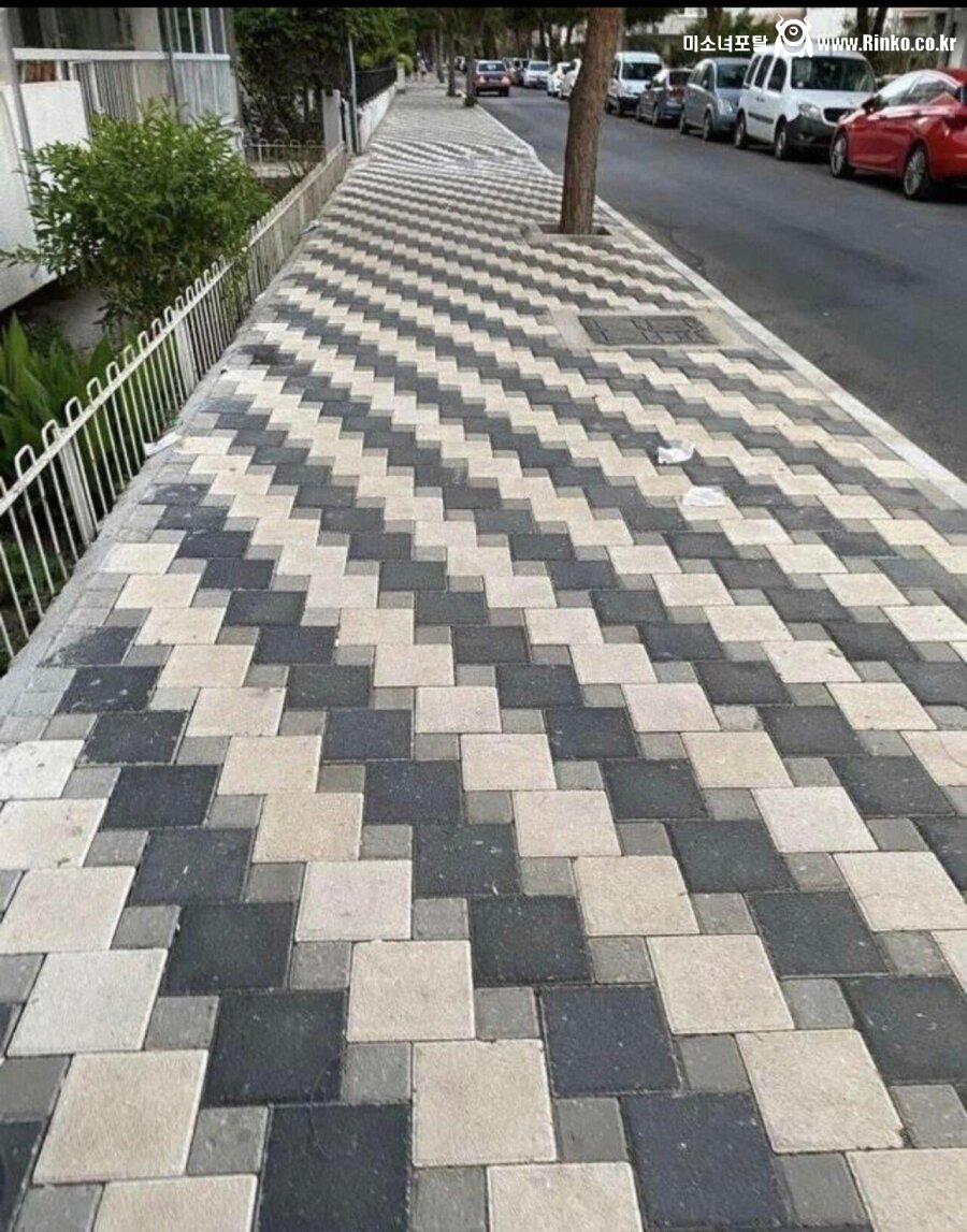 착시같은 신기한 보도블럭