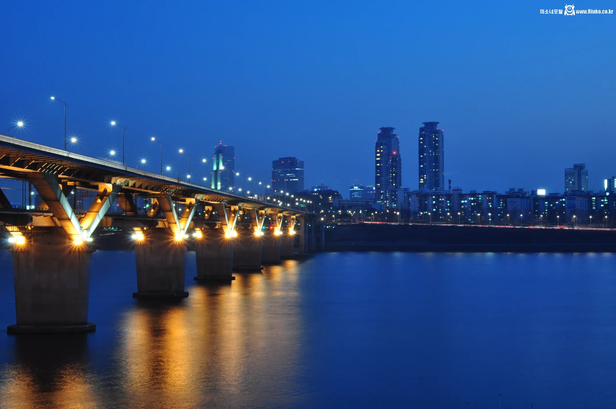 한국 처음 온 사람들이 생각했던 것보다 더 커서 놀라는 것