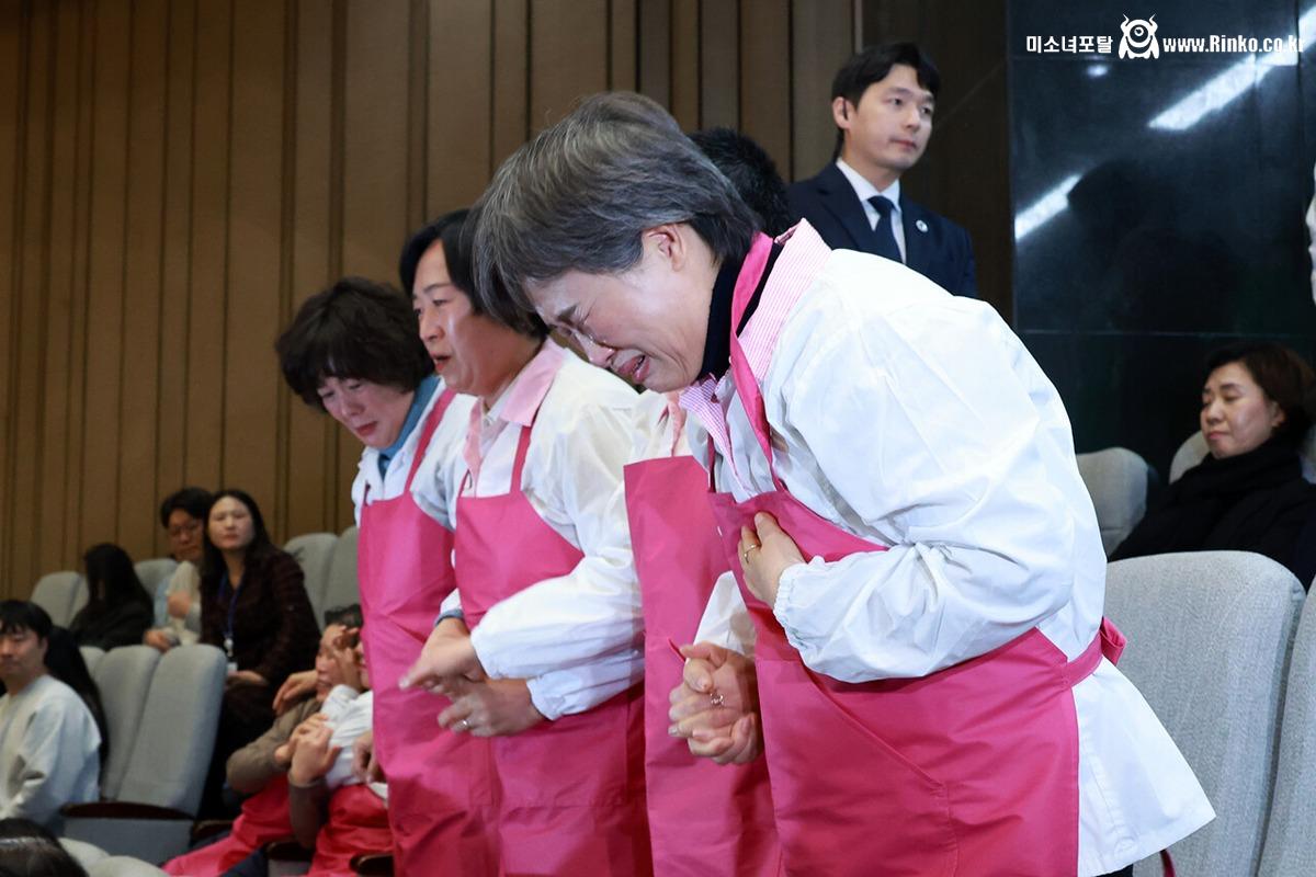 학교급식법 개정안 국회 통과 순간 급식 노동자분들